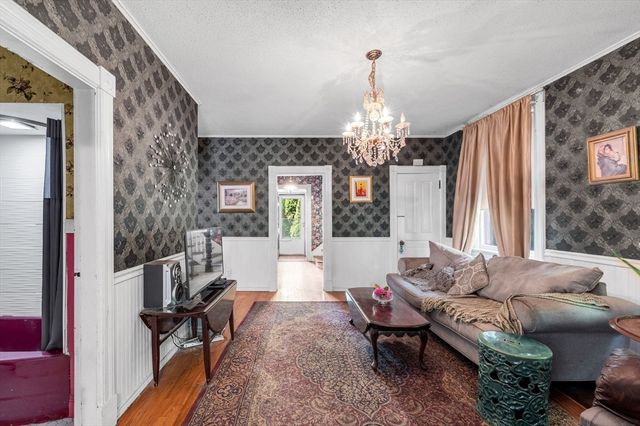 415 Maple St, Springfield, MA 01105