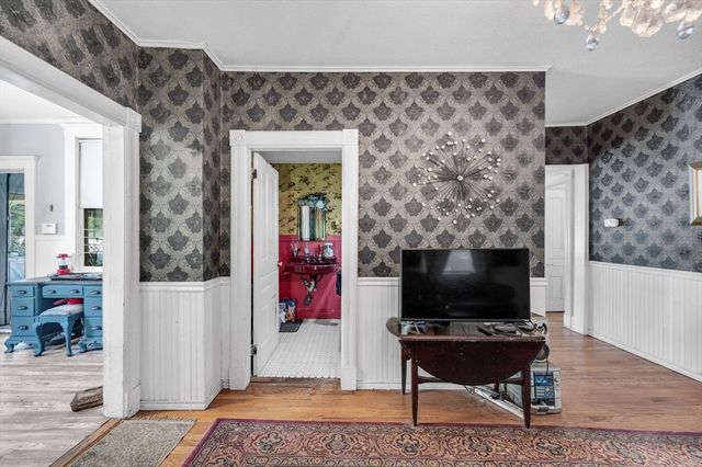 415 Maple St, Springfield, MA 01105