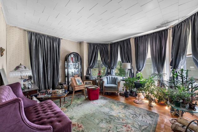 415 Maple St, Springfield, MA 01105