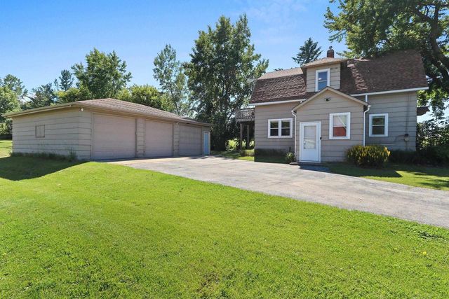 6104 BADER ROAD, Luxemburg, WI 54217