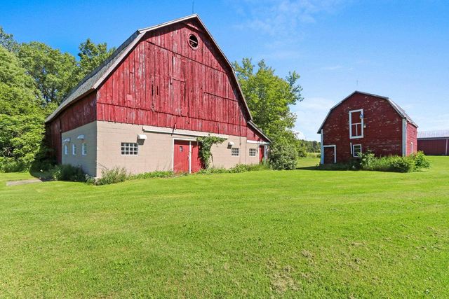 6104 BADER ROAD, Luxemburg, WI 54217