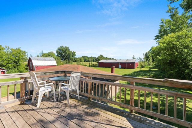 6104 BADER ROAD, Luxemburg, WI 54217