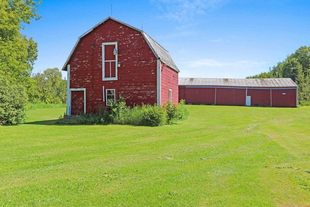 6104 BADER ROAD, Luxemburg, WI 54217