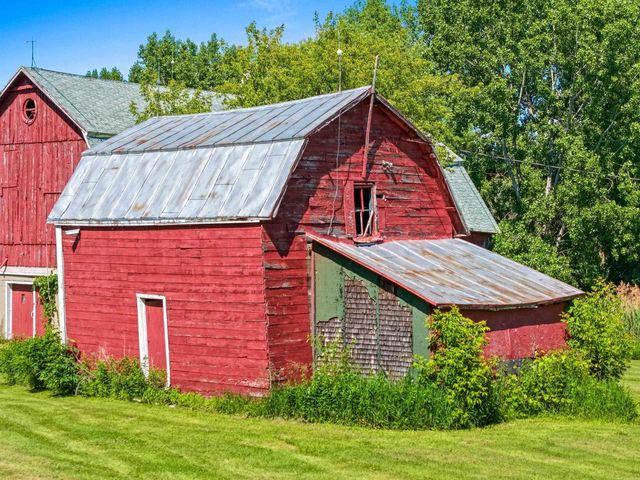 6104 BADER ROAD, Luxemburg, WI 54217
