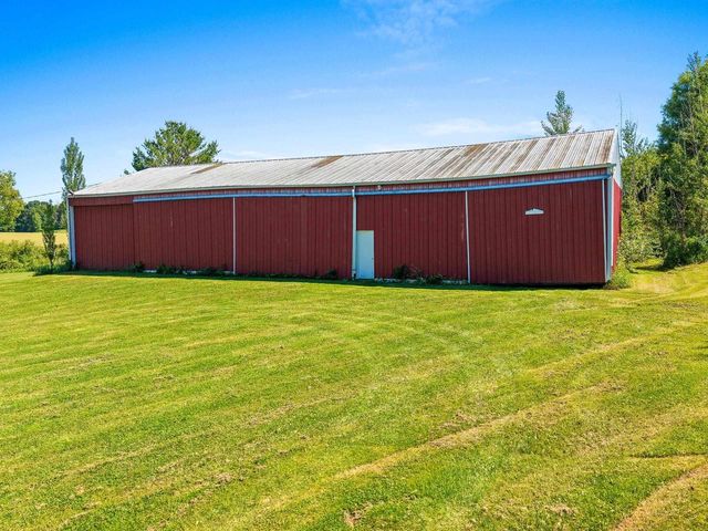 6104 BADER ROAD, Luxemburg, WI 54217