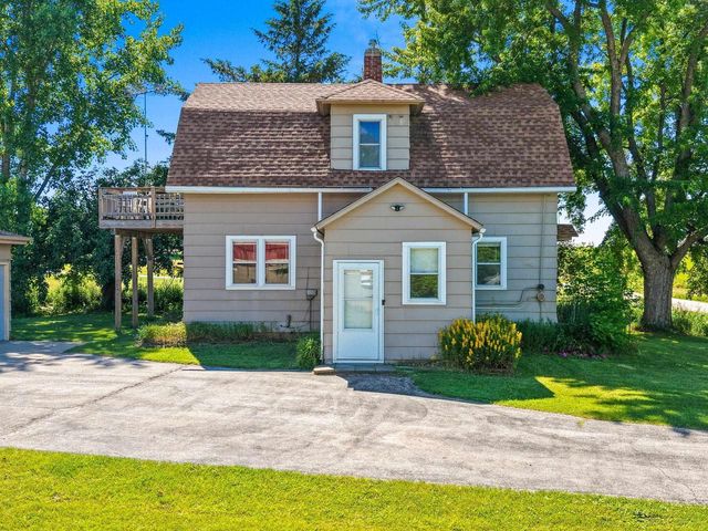 6104 BADER ROAD, Luxemburg, WI 54217