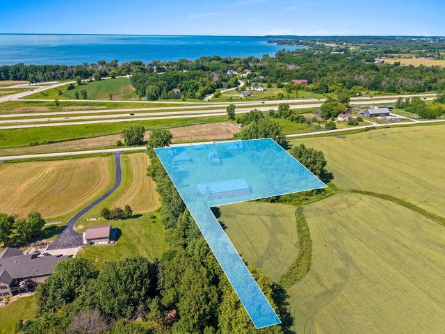 6104 BADER ROAD, Luxemburg, WI 54217