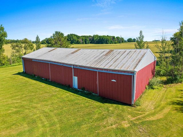 6104 BADER ROAD, Luxemburg, WI 54217