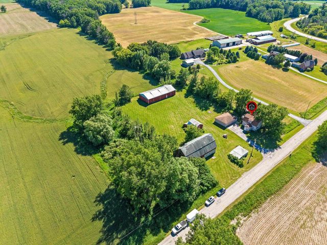 6104 BADER ROAD, Luxemburg, WI 54217
