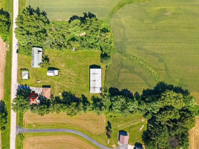 6104 BADER ROAD, Luxemburg, WI 54217