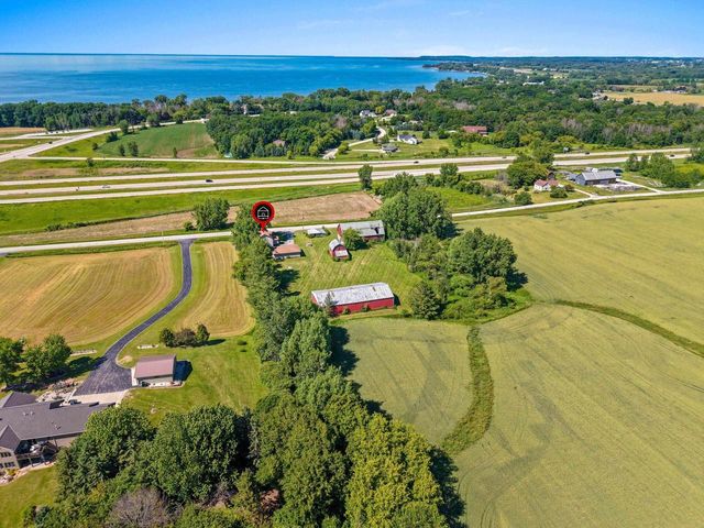 6104 BADER ROAD, Luxemburg, WI 54217