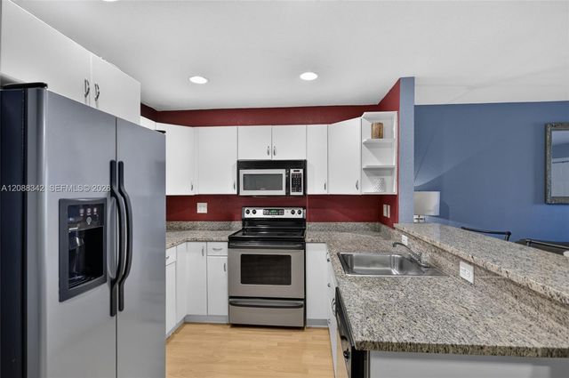 2715 NE 49th Street 103, Fort Lauderdale, FL 33308