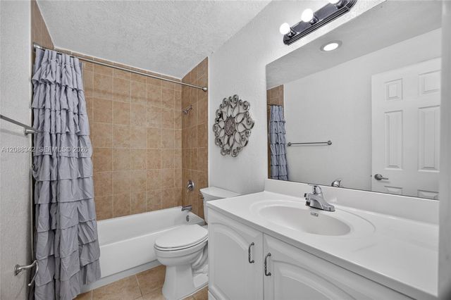 2715 NE 49th Street 103, Fort Lauderdale, FL 33308