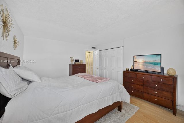 2715 NE 49th Street 103, Fort Lauderdale, FL 33308