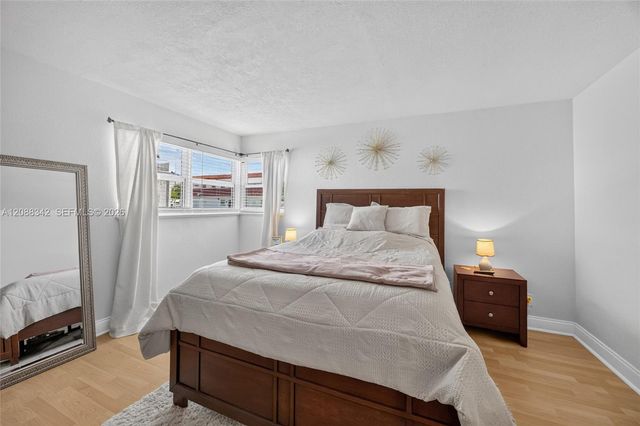 2715 NE 49th Street 103, Fort Lauderdale, FL 33308
