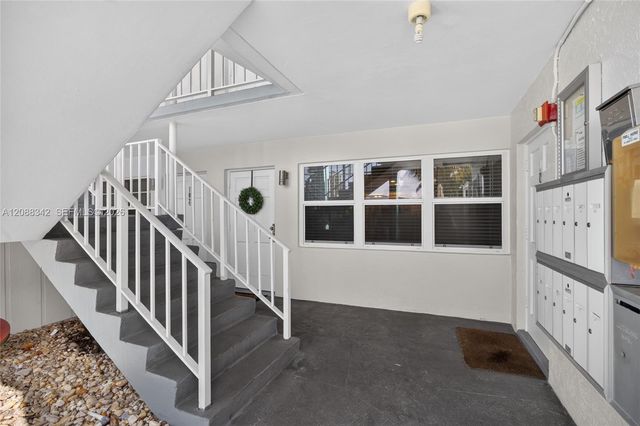 2715 NE 49th Street 103, Fort Lauderdale, FL 33308