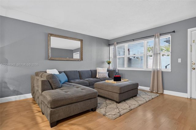 2715 NE 49th Street 103, Fort Lauderdale, FL 33308