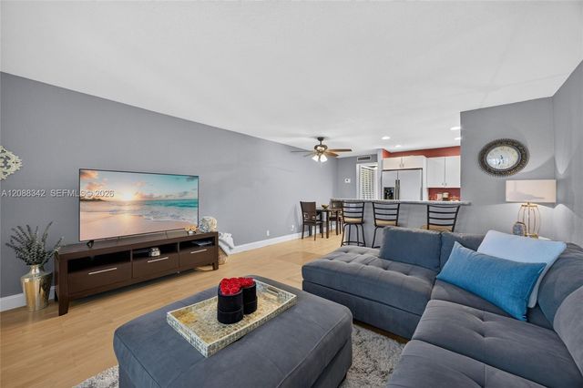 2715 NE 49th Street 103, Fort Lauderdale, FL 33308