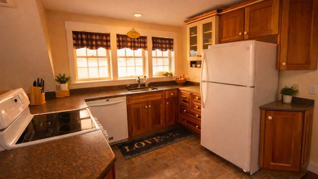 77 Paradise Lane, Williamstown, VT 05679