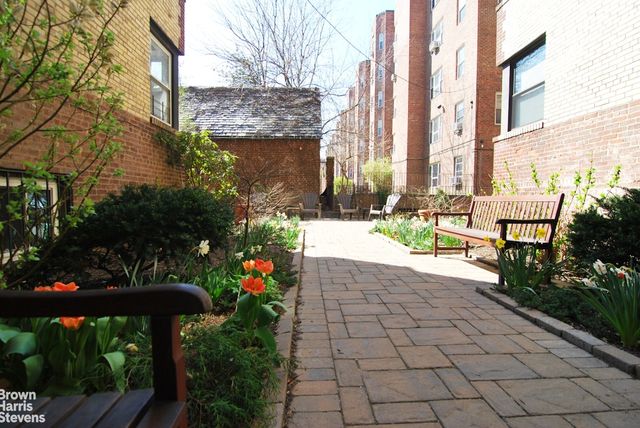 8510 34th Ave Apt 421, New York City, NY 11372