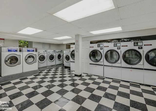 8510 34th Ave Apt 421, New York City, NY 11372