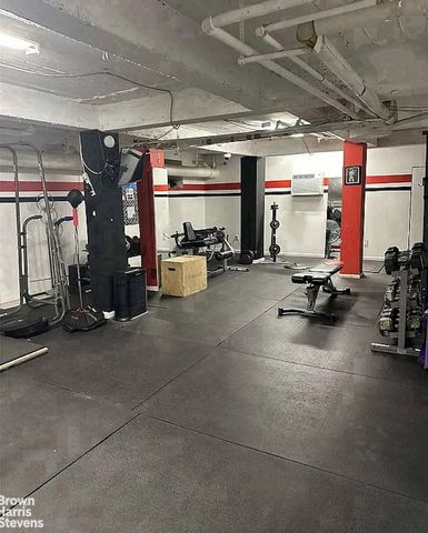 8510 34th Ave Apt 421, New York City, NY 11372