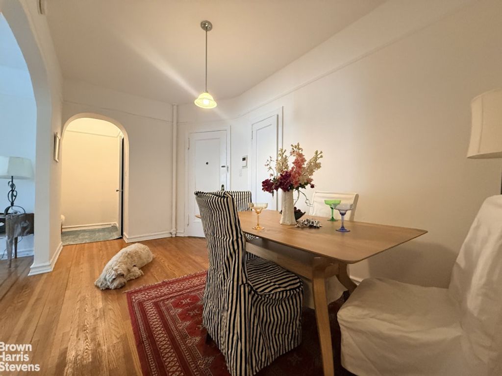 8510 34th Ave Apt 421, New York City, NY 11372