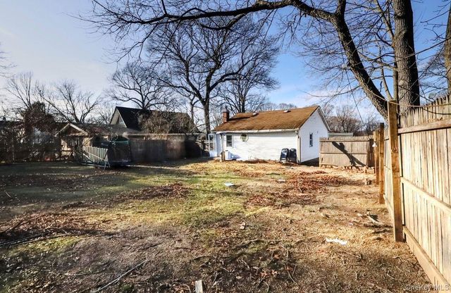 12 Cedarhurst Avenue, Selden, NY 11784