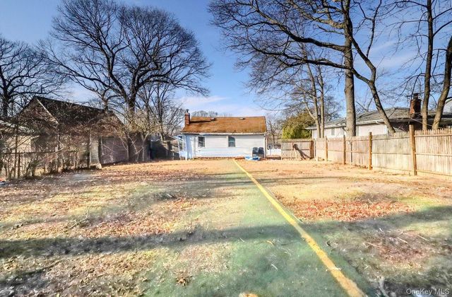 12 Cedarhurst Avenue, Selden, NY 11784