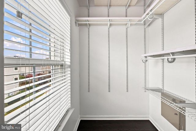 21790 DRAGONS GREEN SQ, Ashburn, VA 20147