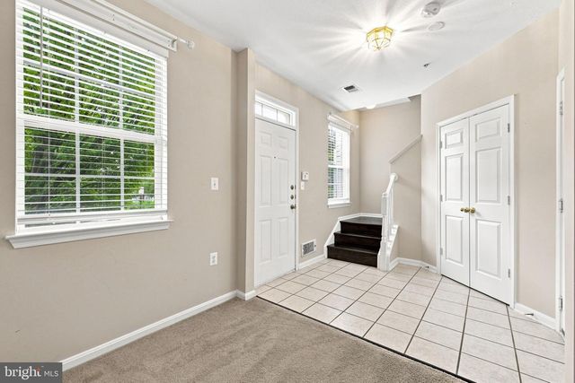 21790 DRAGONS GREEN SQ, Ashburn, VA 20147