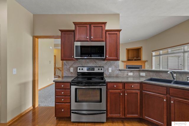 7683 Phares Drive, Lincoln, NE 68516