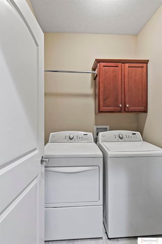 7683 Phares Drive, Lincoln, NE 68516