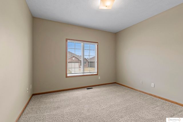 7683 Phares Drive, Lincoln, NE 68516