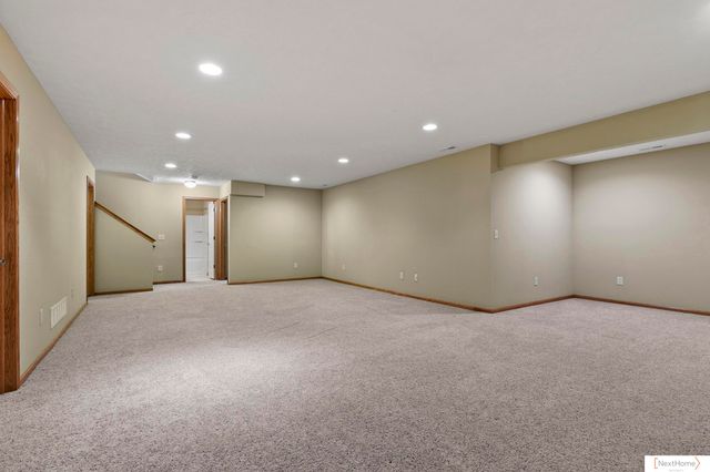 7683 Phares Drive, Lincoln, NE 68516