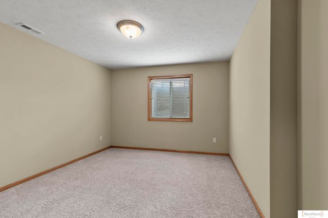 7683 Phares Drive, Lincoln, NE 68516