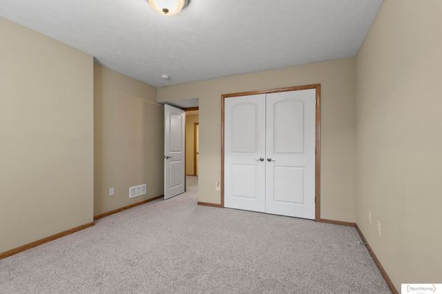 7683 Phares Drive, Lincoln, NE 68516