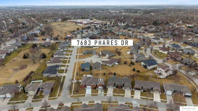 7683 Phares Drive, Lincoln, NE 68516