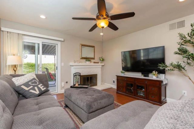 9649 Derald Rd, Santee, CA 92071