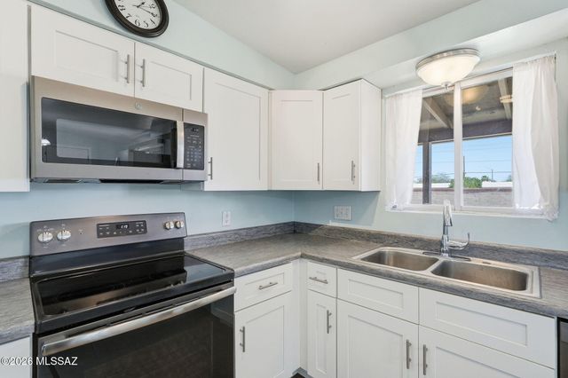 822 N Duffy Place, Tucson, AZ 85711