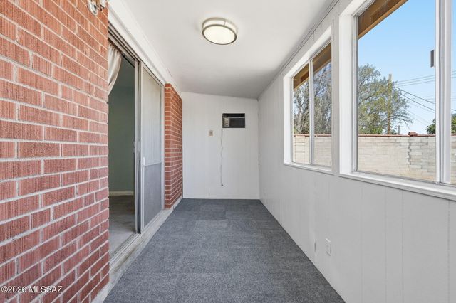 822 N Duffy Place, Tucson, AZ 85711