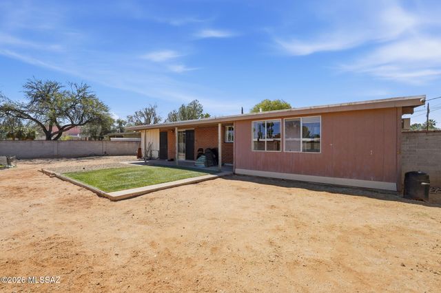 822 N Duffy Place, Tucson, AZ 85711