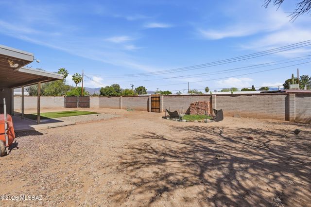 822 N Duffy Place, Tucson, AZ 85711