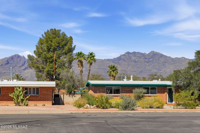 822 N Duffy Place, Tucson, AZ 85711