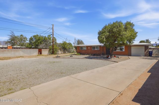822 N Duffy Place, Tucson, AZ 85711