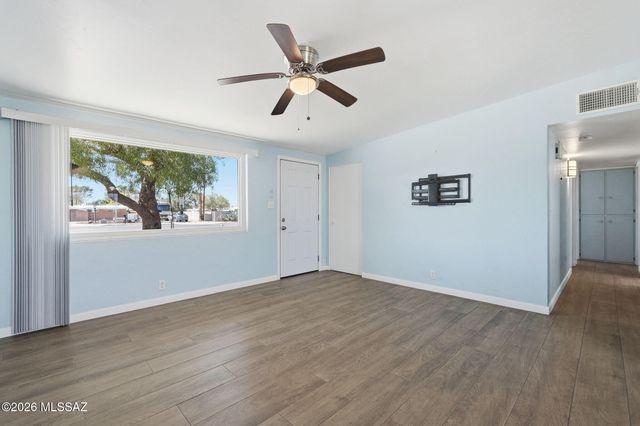 822 N Duffy Place, Tucson, AZ 85711