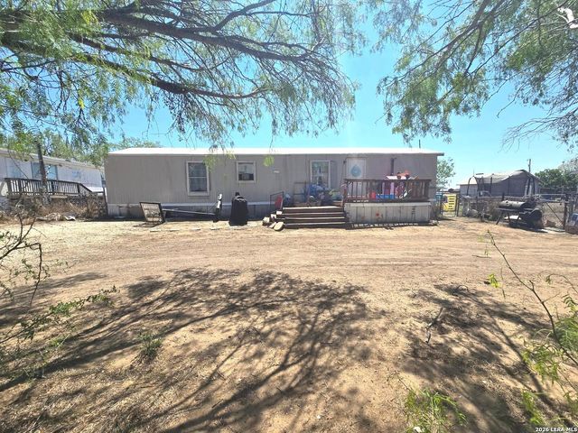 408 HICKORY ST, Jourdanton, TX 78026