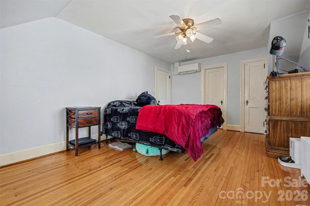 1209 Oakwood Avenue, Gastonia, NC 28052