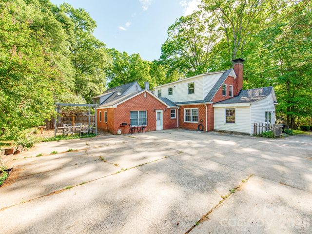 1209 Oakwood Avenue, Gastonia, NC 28052