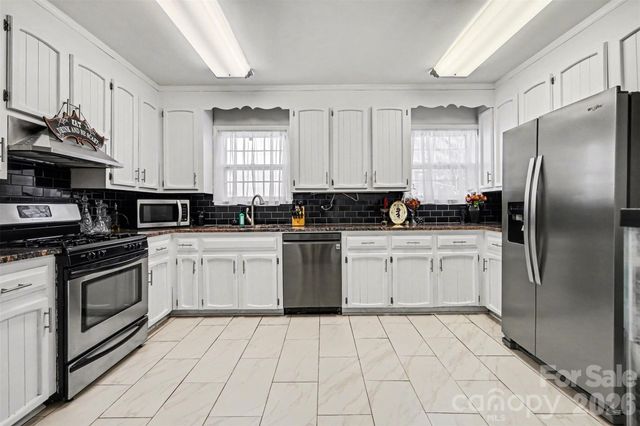 1209 Oakwood Avenue, Gastonia, NC 28052